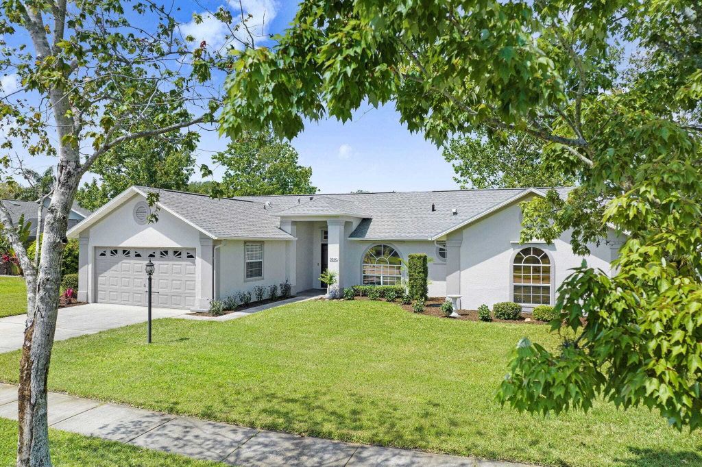 Property photo 1 of 32