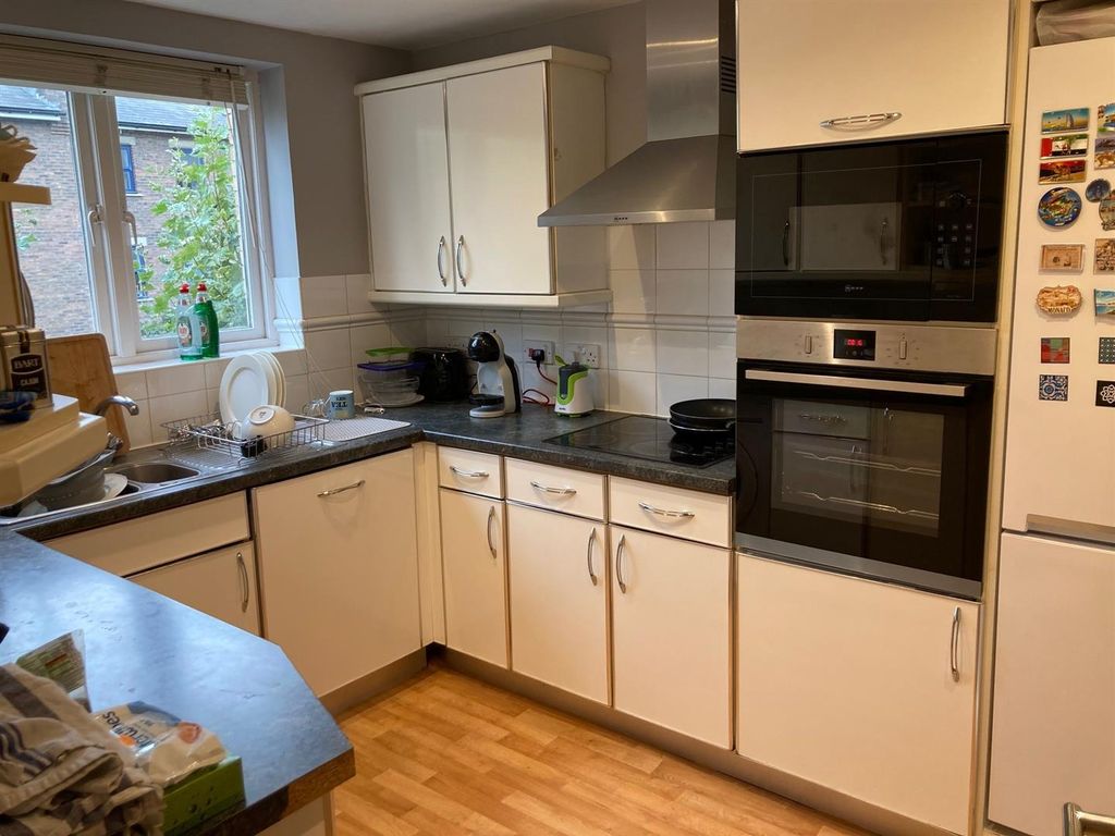 Property photo 2 of 7 Prices Court Og Kitchen.Jpg
