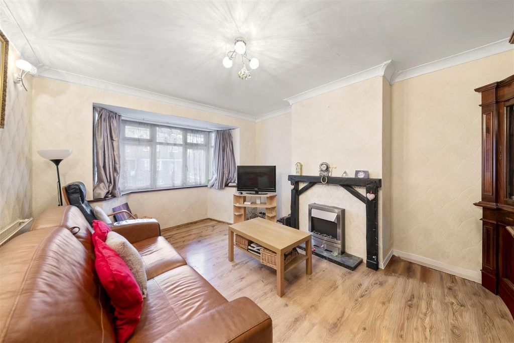 Property photo 2 of 22