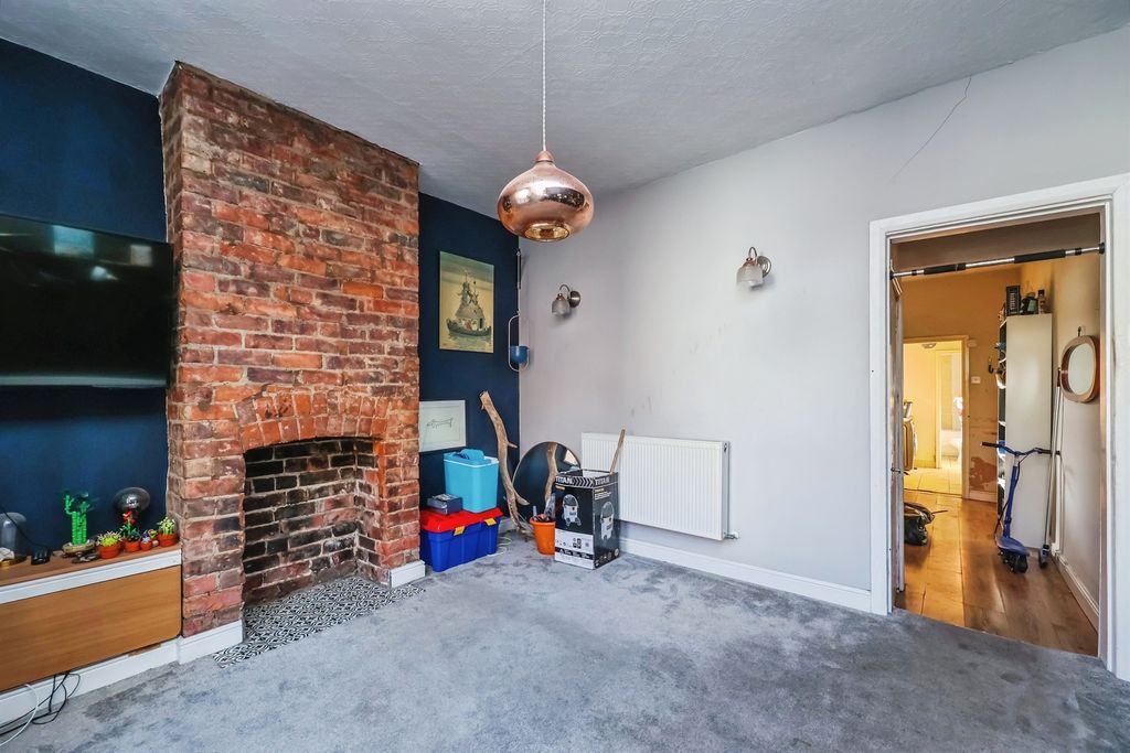 Property photo 3 of 17