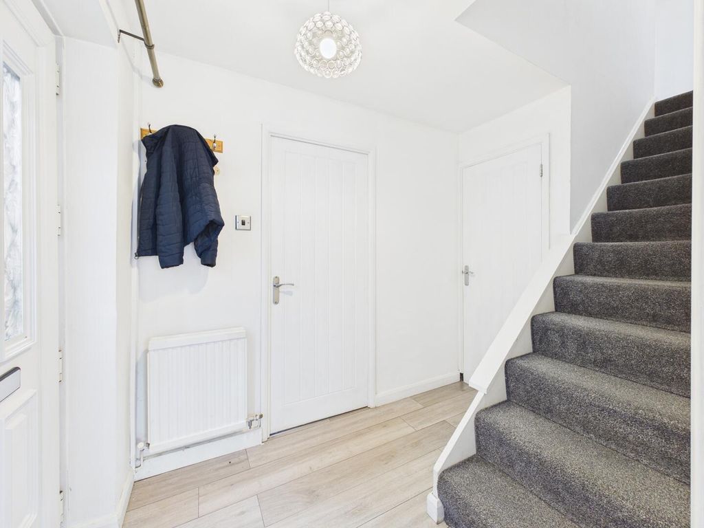 Property photo 2 of 13 Hallway