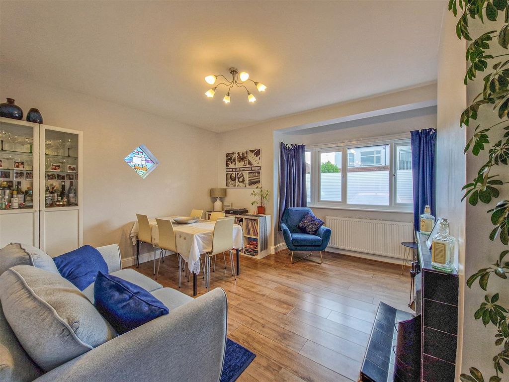 Property photo 2 of 16 Further Lounge/Optional Bedroom