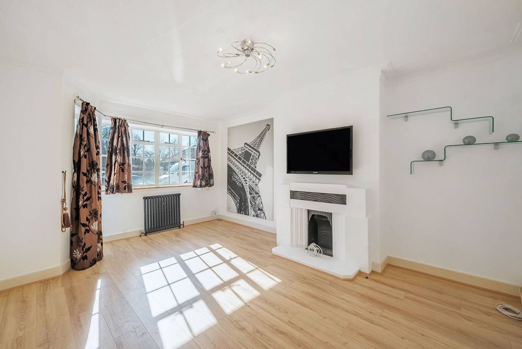 Property photo 2 of 16