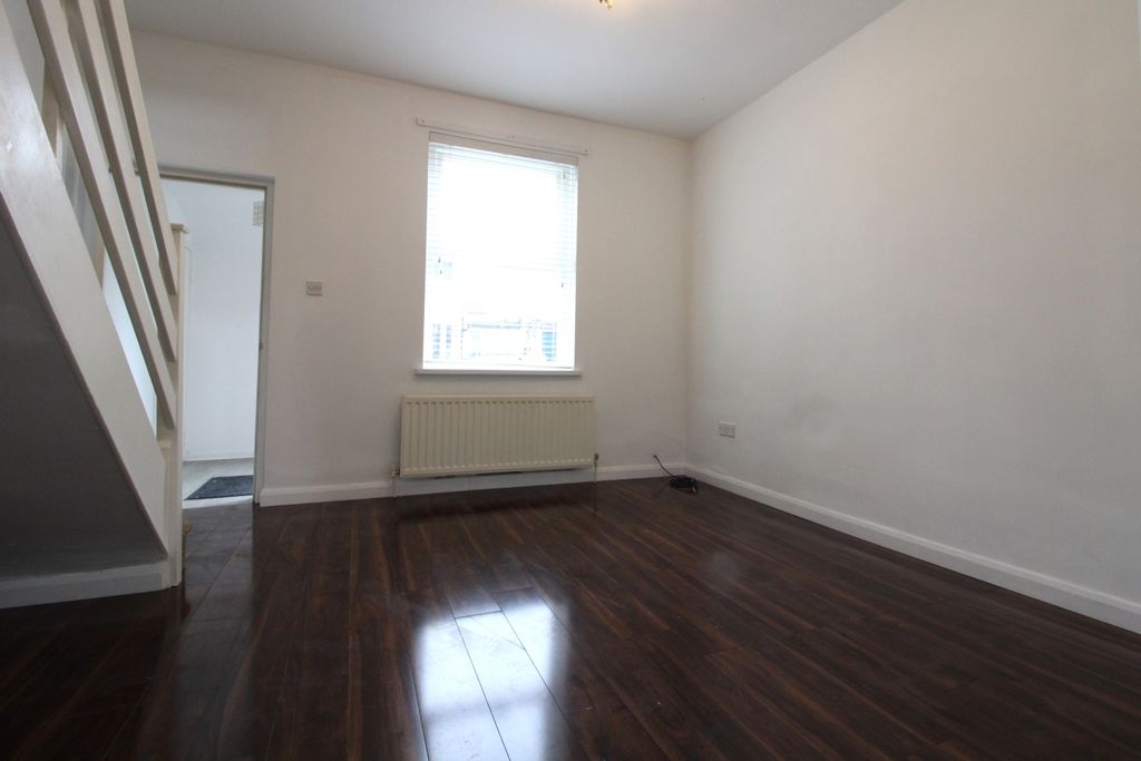 Property photo 3 of 10 Img_4845