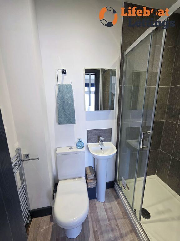 Property photo 3 of 10 Bedroom 2 Ensuite