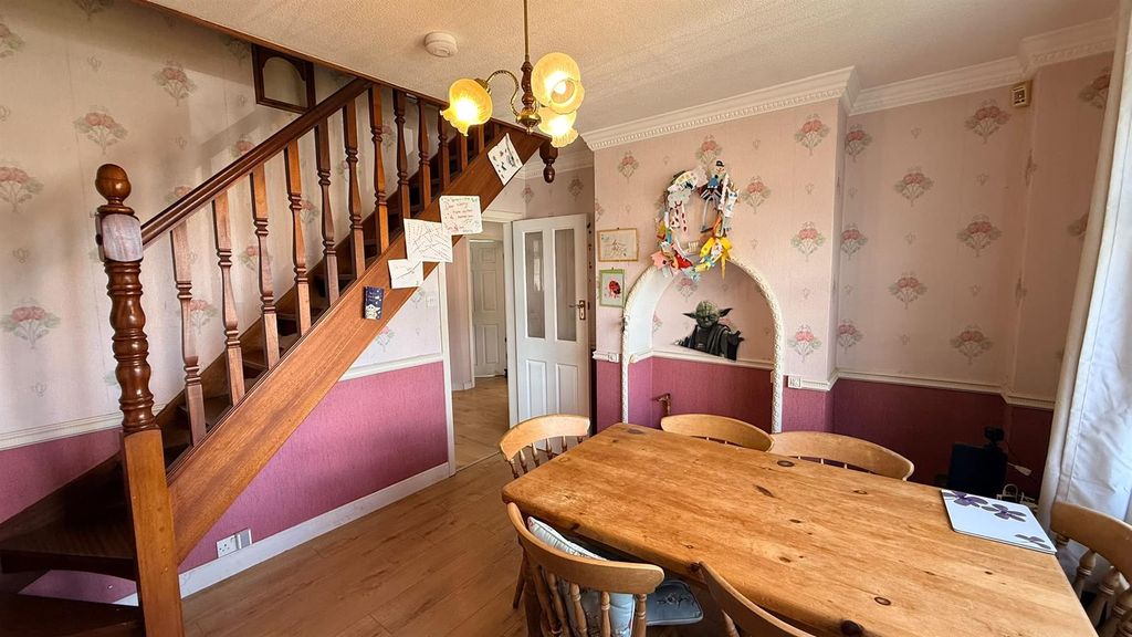 Property photo 3 of 14 Dining Room