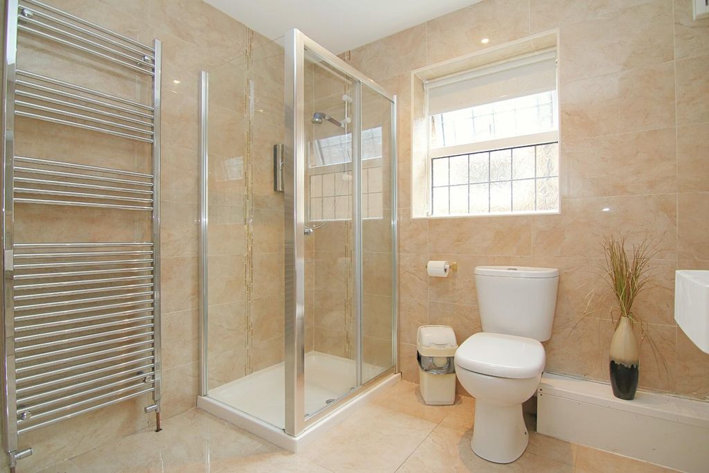 Additional image 21 of 5 bed detached house for saleSycamore Chase, Pudsey LS28