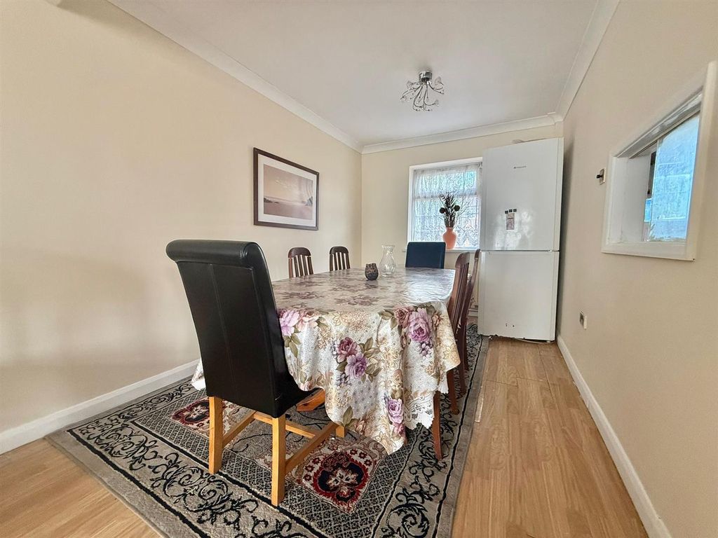 Property photo 3 of 9 Dining Area