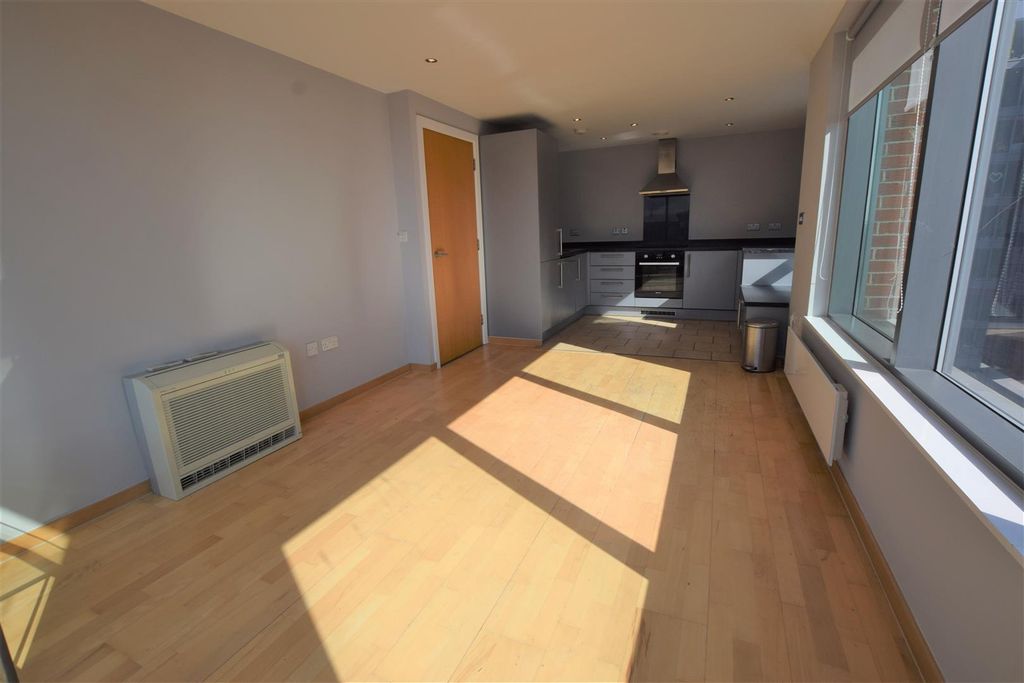 Property photo 2 of 11 Living Area Pic 2