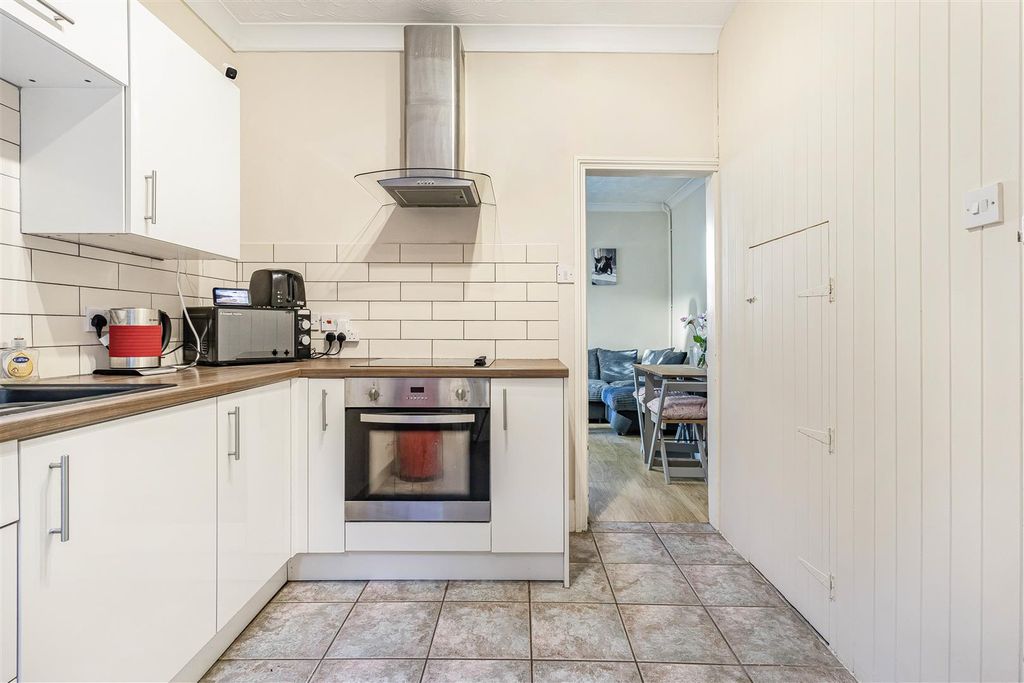 Property photo 2 of 15 7_65693-1.Jpg