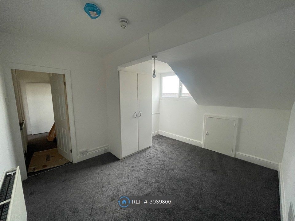 Property photo 1 of 10 Bedroom