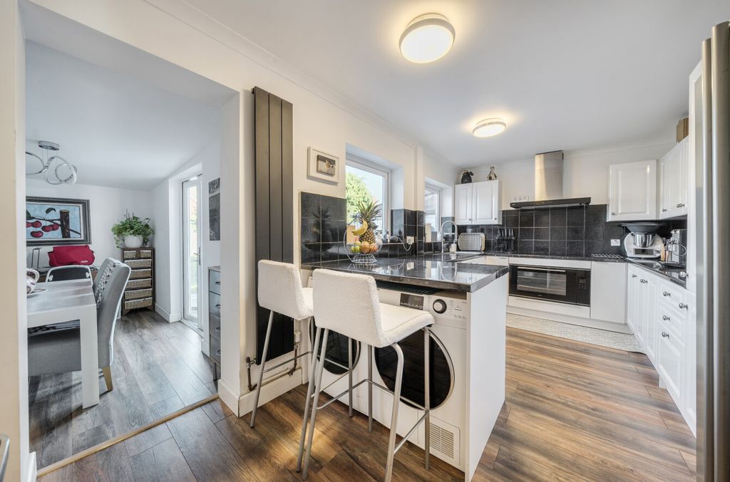 Property photo 3 of 18 1357913-5-68d112d...