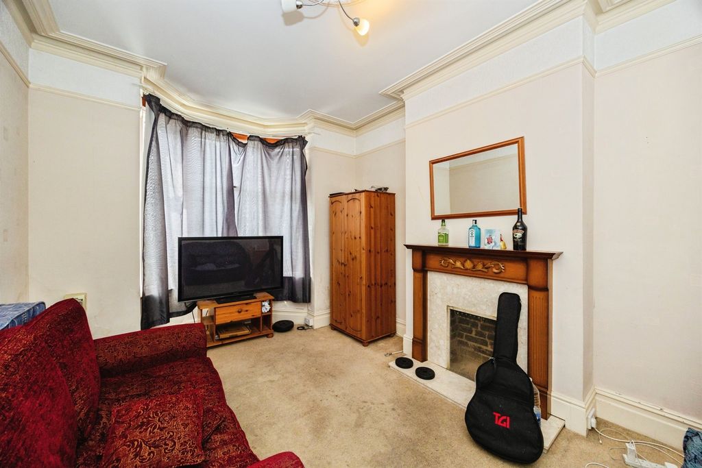 Property photo 3 of 16