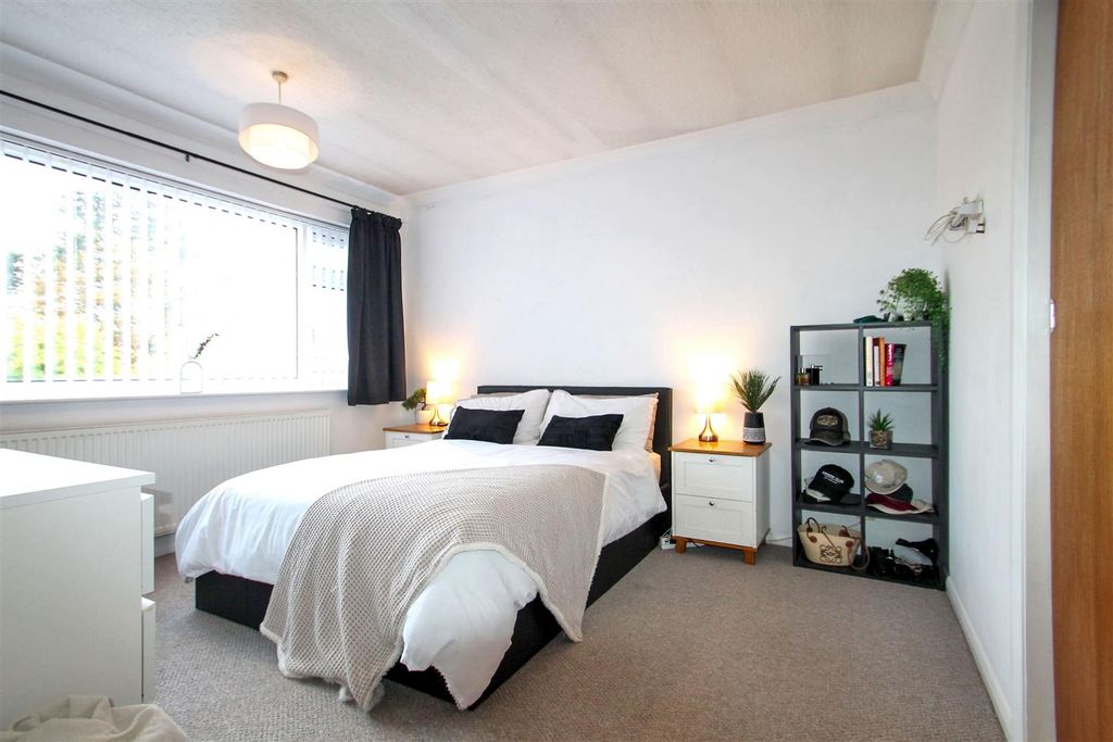 Property photo 3 of 25