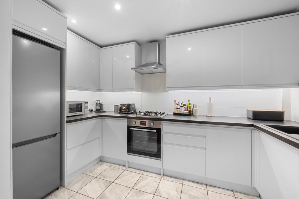 Property photo 3 of 19 Picture No. 15