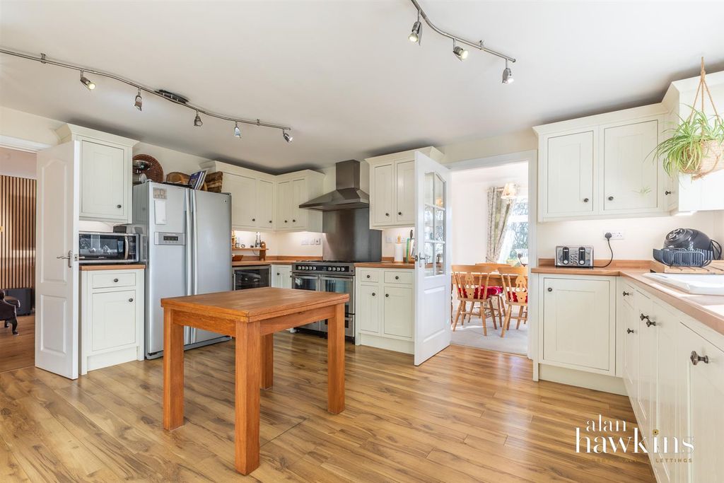 Property photo 3 of 18 3535-20.Jpg