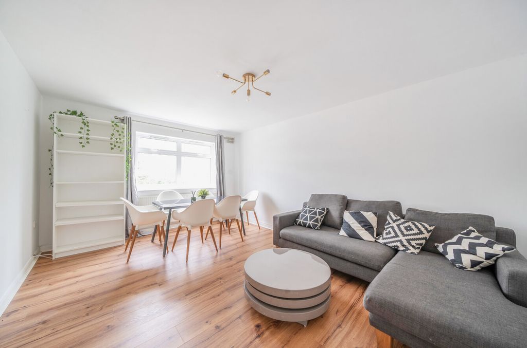 Property photo 2 of 19 1449648-14-69E655...