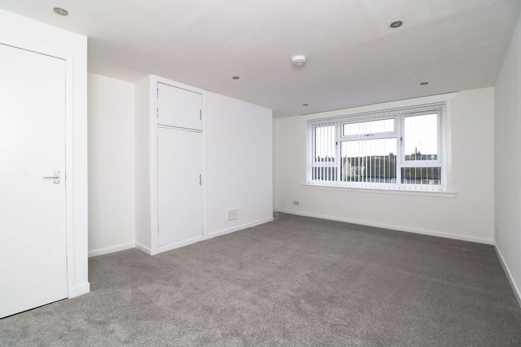 Property photo 2 of 7 Photo 2