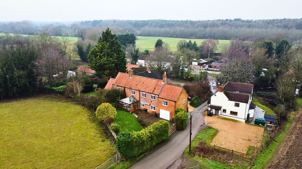 Property photo 2 of 40