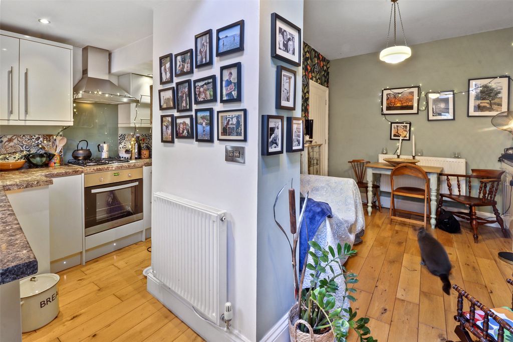 Property photo 3 of 18 3 - Picture No. 03