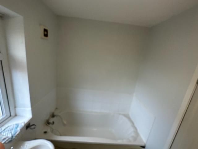 Property photo 2 of 7 Bathroom