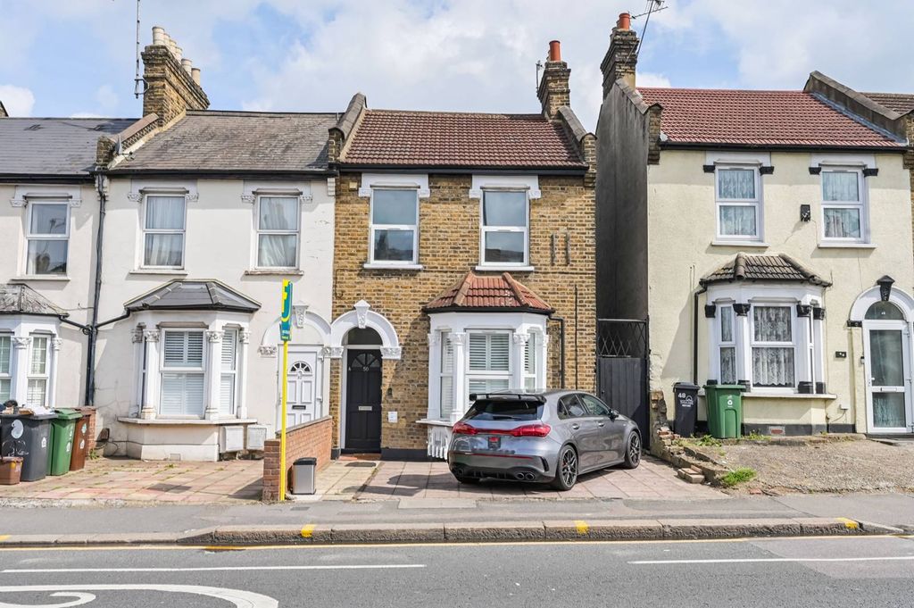 Property photo 2 of 11