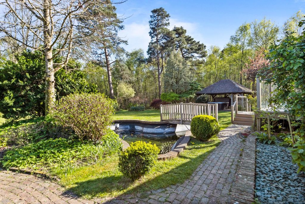Property photo 3 of 41