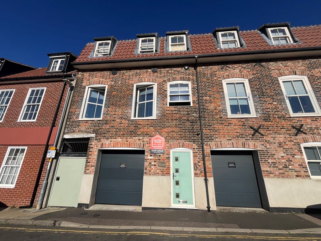 Property photo 1 of 9 Front