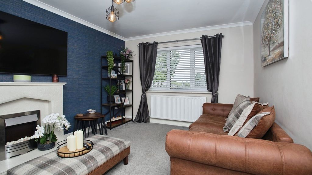 Property photo 2 of 24