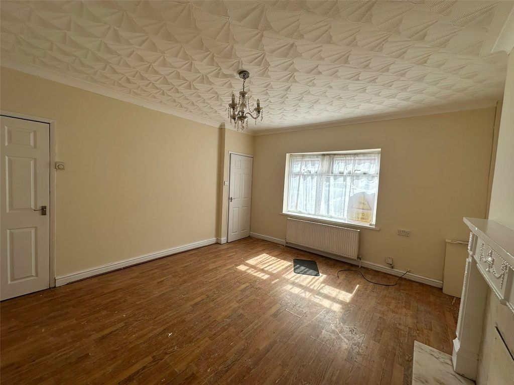 Property photo 3 of 21 Picture No. 26