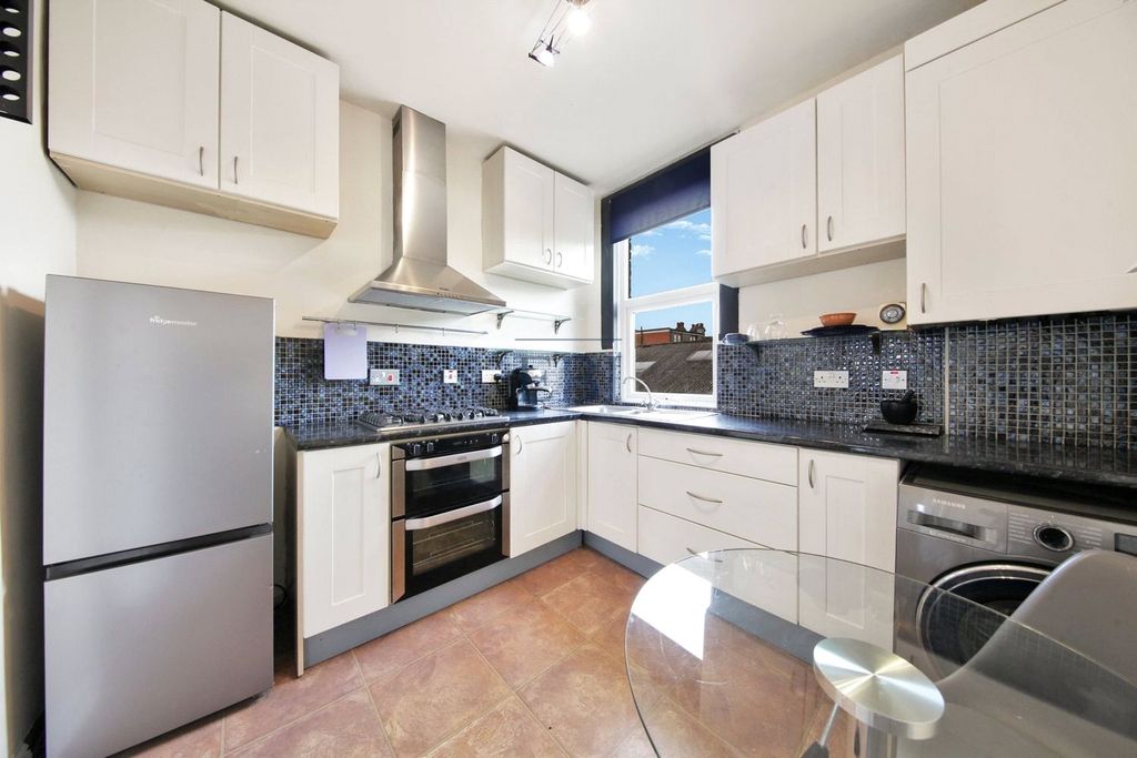 Property photo 3 of 15 Picture No. 09