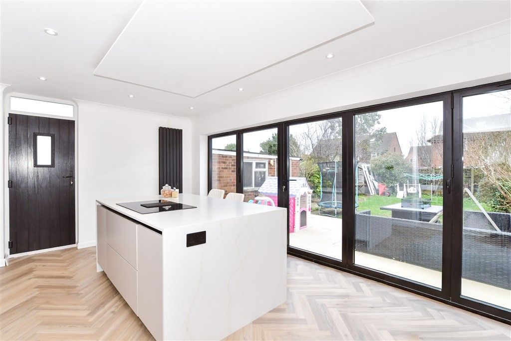 Property photo 3 of 12 Dining Area