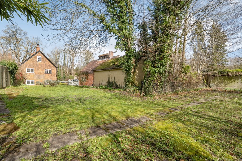 Property photo 2 of 13