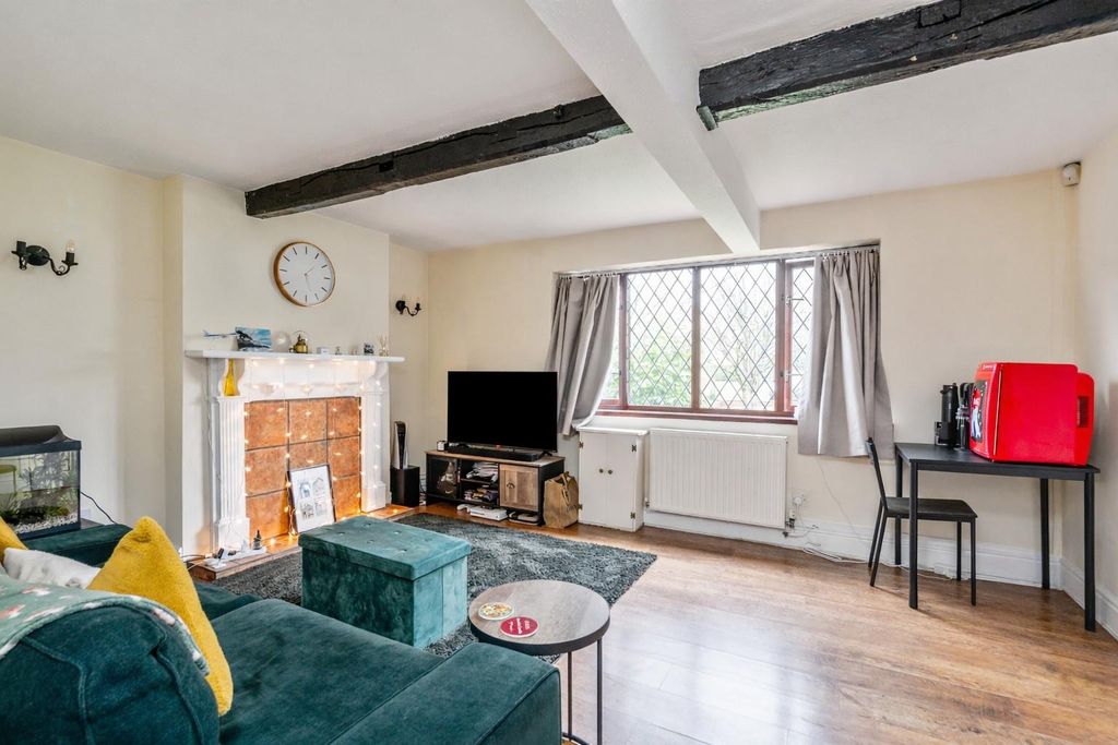 Property photo 2 of 9 2302 Stratford Road_1 (2).Jpg