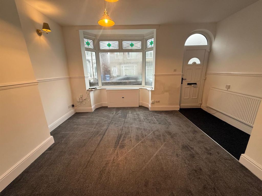 Property photo 2 of 9 Front Room.Jpeg