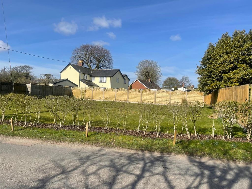 Property photo 2 of 6 Land