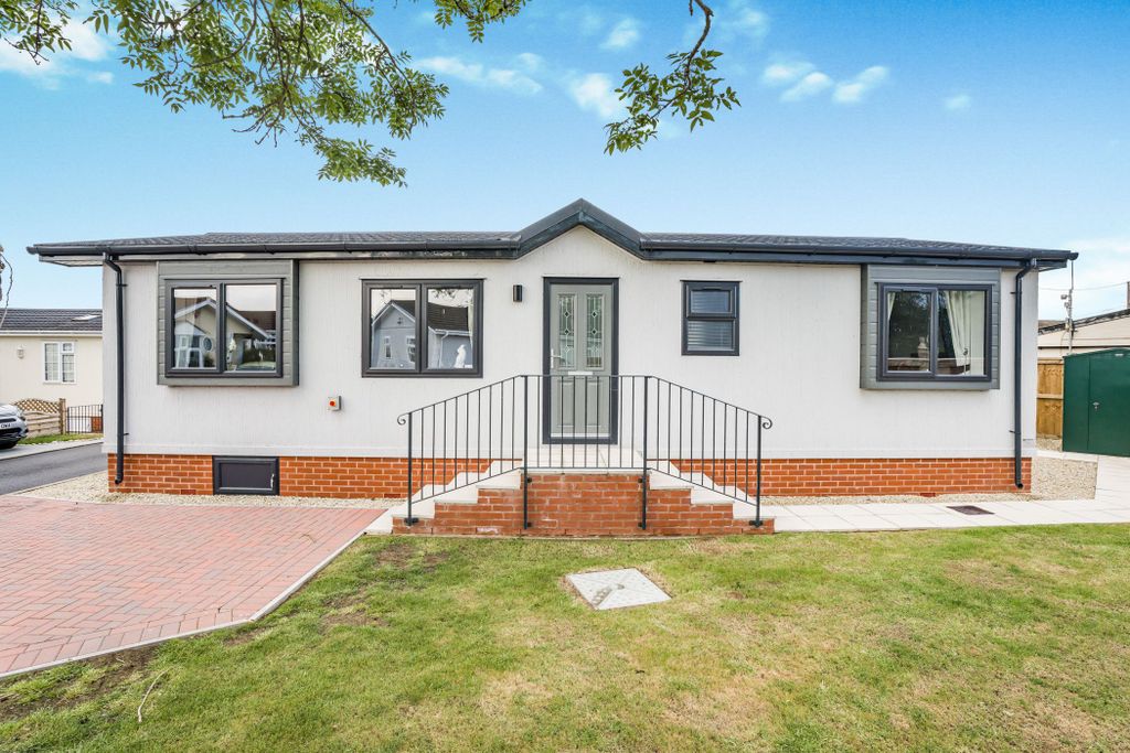 Property photo 1 of 23