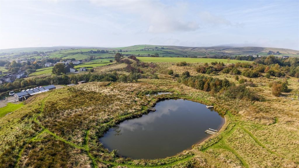 Property photo 2 of 74 Fishing Pond