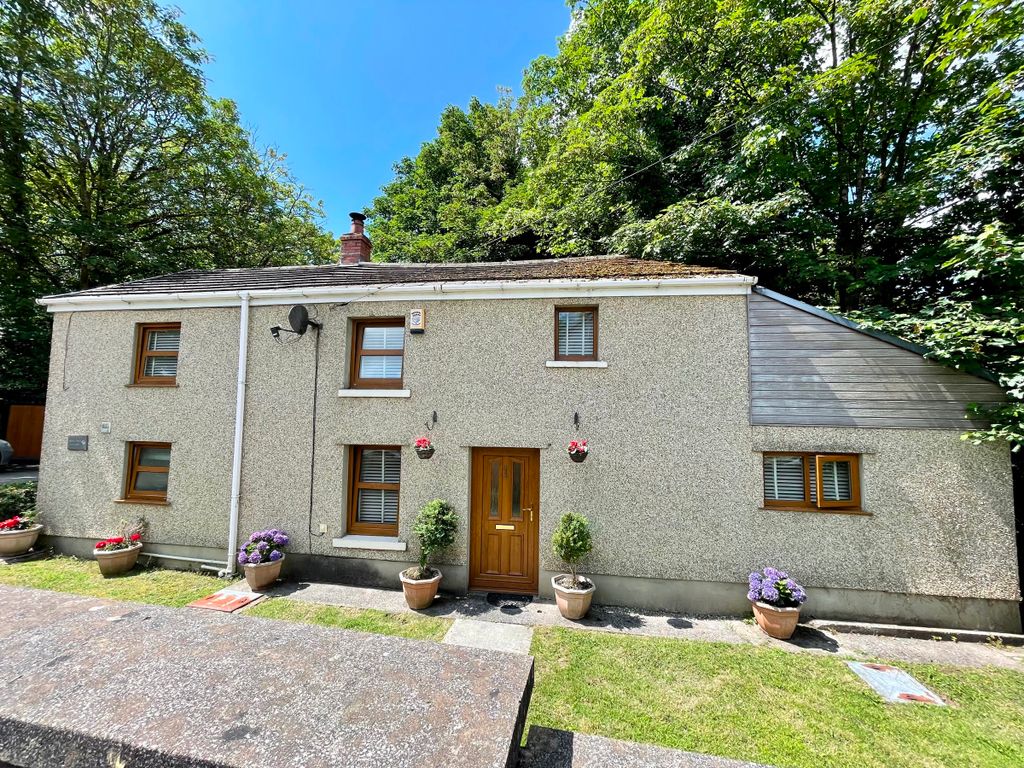 Property photo 1 of 25