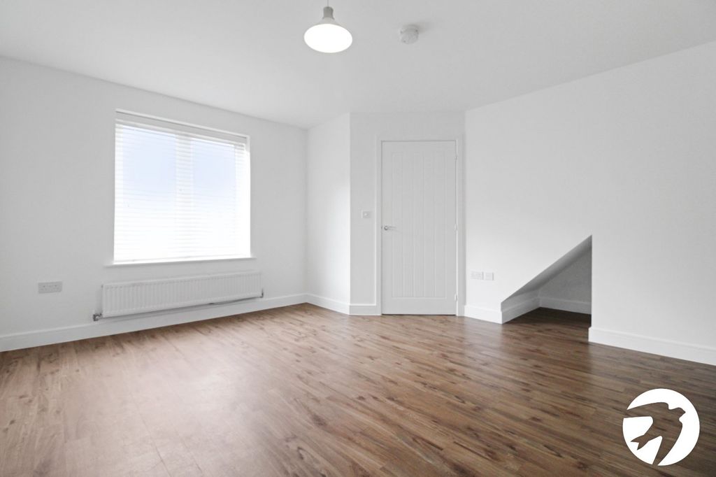 Property photo 2 of 12 Picture No. 18