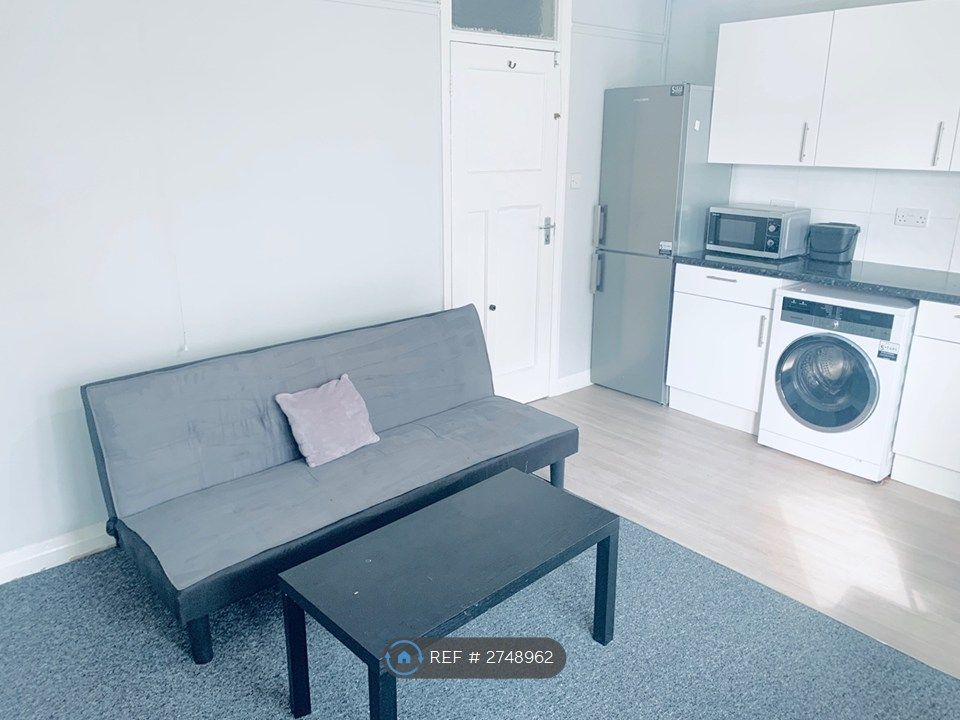 Property photo 3 of 11 Lounge/Kitchen