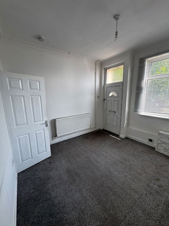 Property photo 3 of 12 205E8Bd3-2De7-4A30-8Ea7-7996B5647704