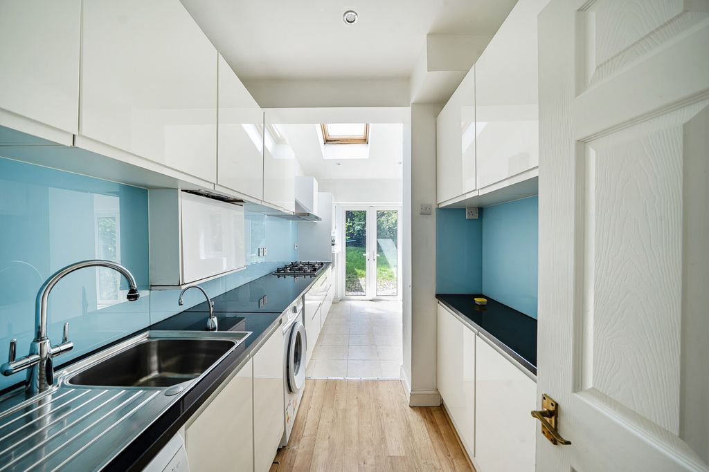 Property photo 3 of 20 1457868-11-69Fc7E...