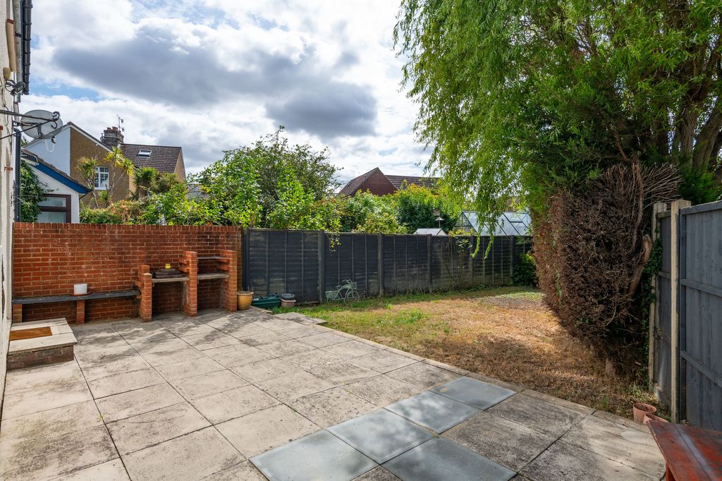 Property photo 2 of 22