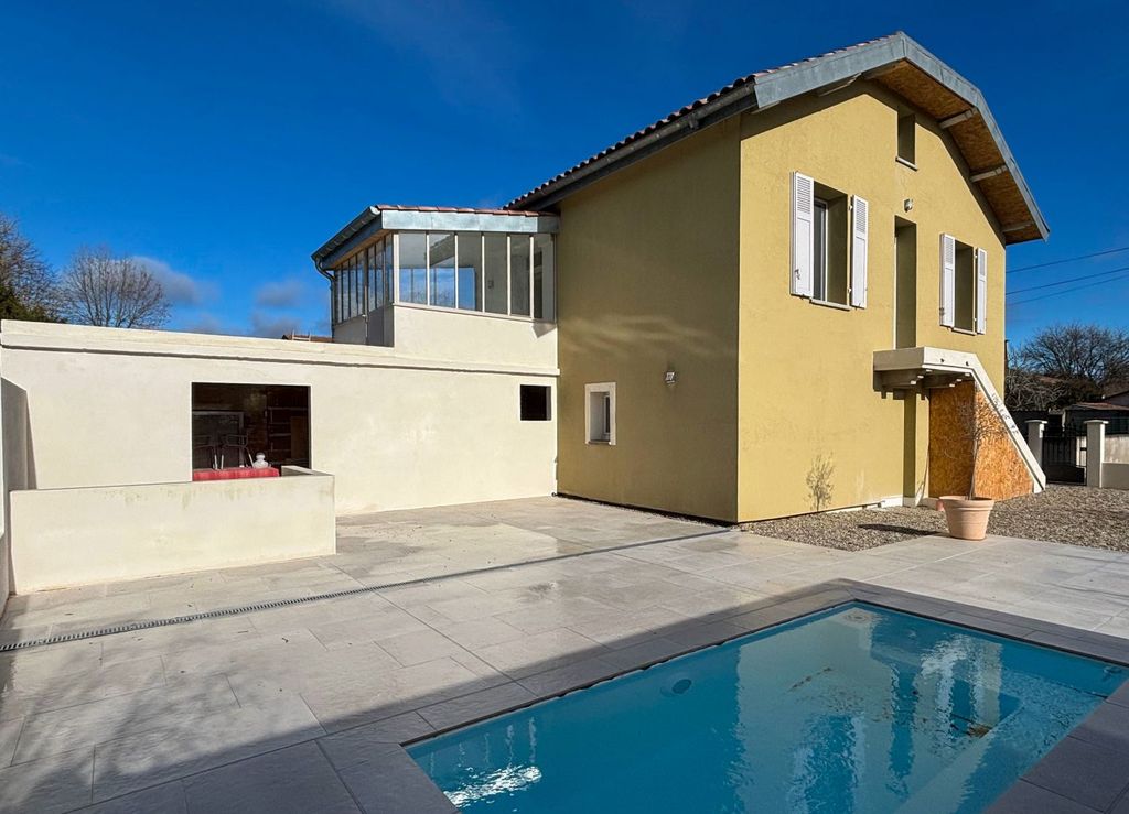 Property photo 1 of 25