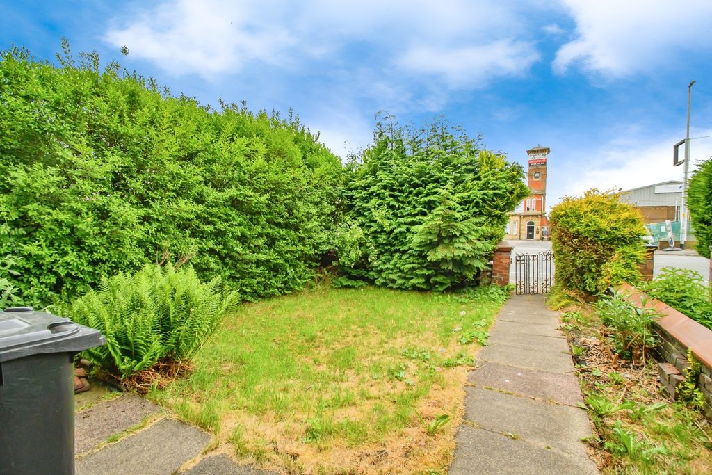 Property photo 2 of 15