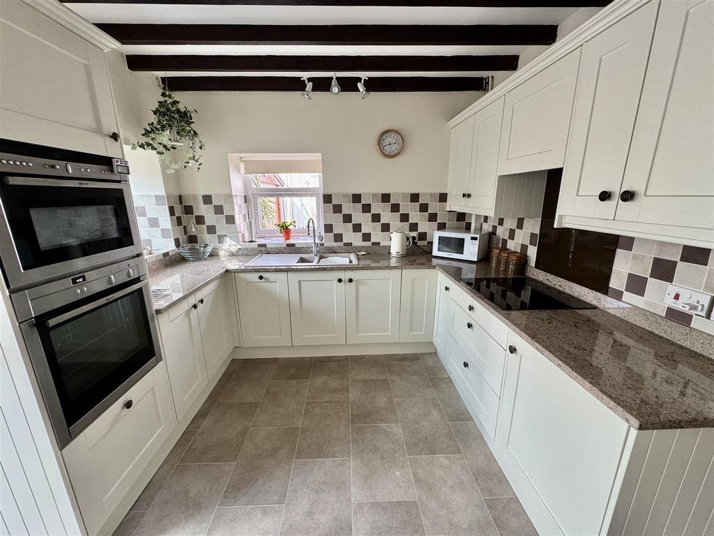 Property photo 3 of 29 Kitchen