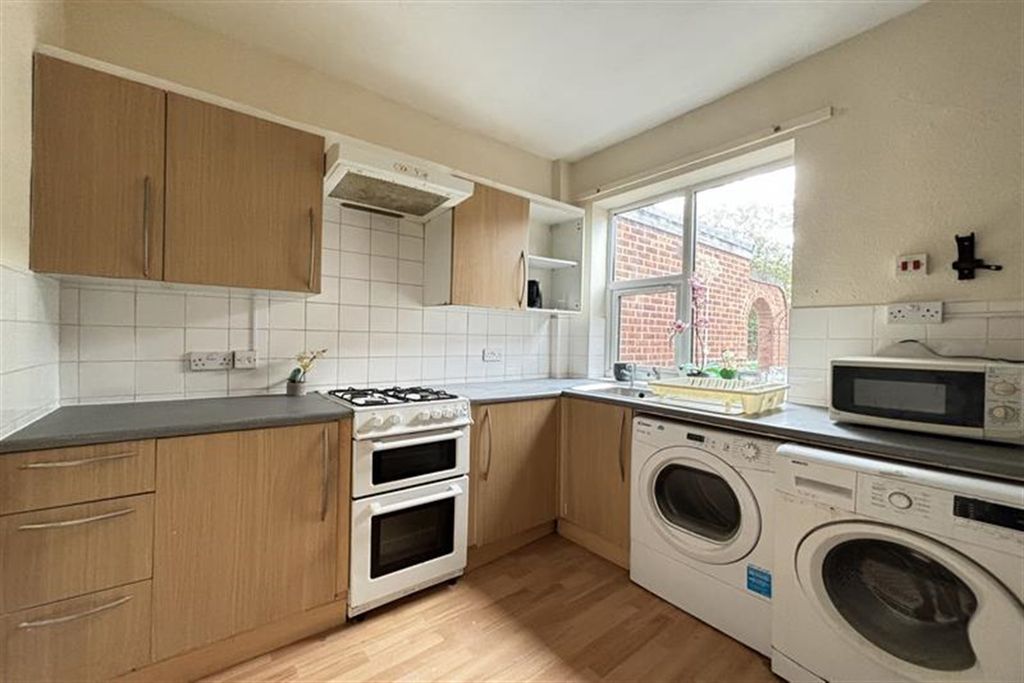 Property photo 1 of 7 (Main)