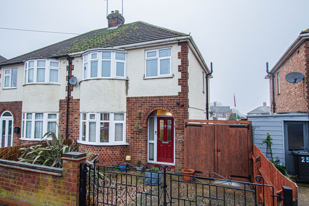 Property photo 1 of 14 Front Aspect