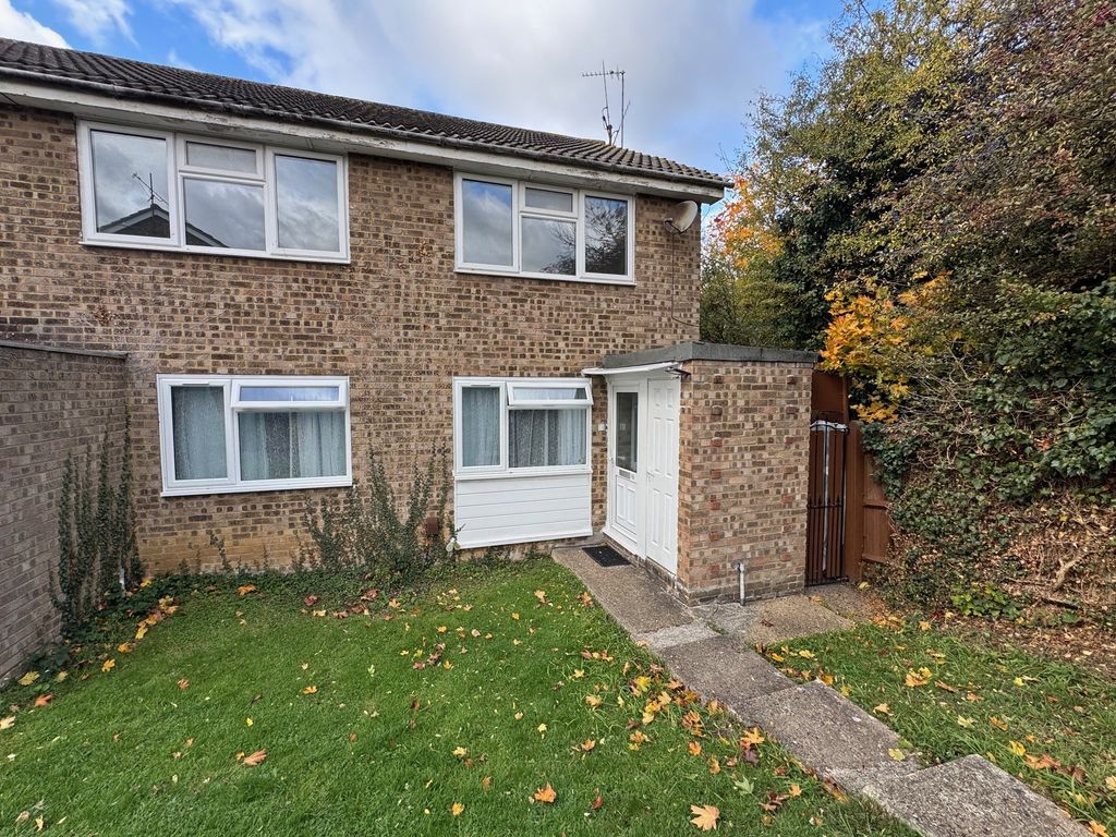 Property photo 1 of 9 2 Bed G/F Mais